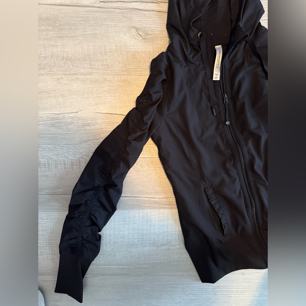 Small black active jacket - Picture 3 of 5
